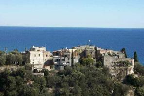 Xtrallusion photo gallery of Italy. Photos, pictures, images and photographs of the Italian Rivieras, the Italian Lakes, the Italian Alps, the Cinque Terre, the Amalfi coast and some of the most beautiful corners of Italy. Plus photos of Italian cities such as Pisa, Milan, Genoa and Rome.